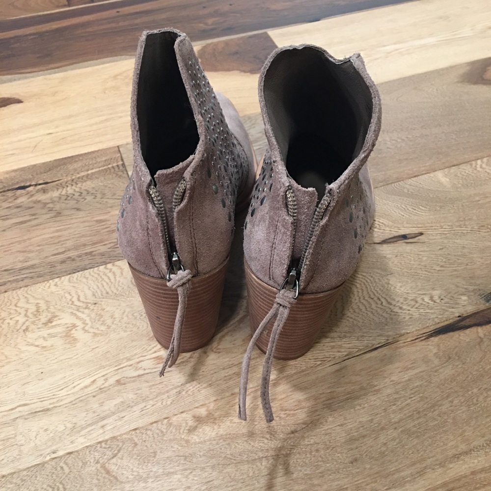 Vince Camuto bootie - Picture 3 of 5